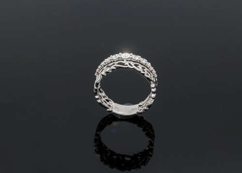 3.8 grams 9 carat White Gold Lace design Diamond Ring