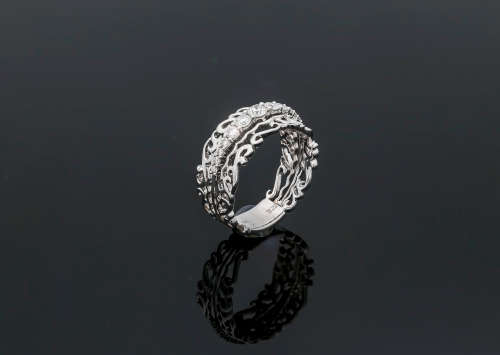 3.8 grams 9 carat White Gold Lace design Diamond Ring
