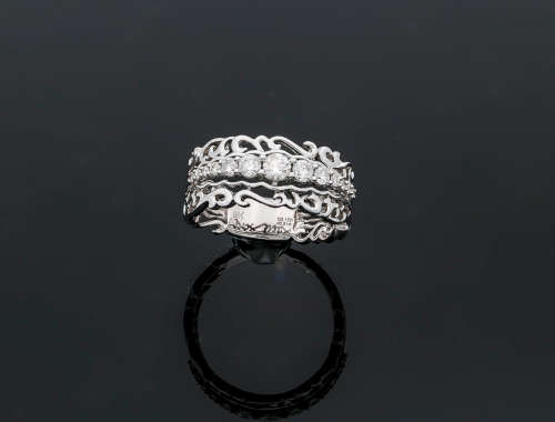 3.8 grams 9 carat White Gold Lace design Diamond Ring