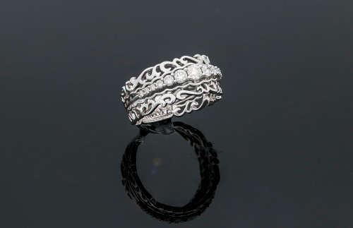 3.8 grams 9 carat White Gold Lace design Diamond Ring