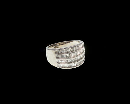8.4 grams 18 carat White Gold Diamond Cocktail Ring