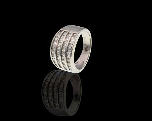 8.4 grams 18 carat White Gold Diamond Cocktail Ring