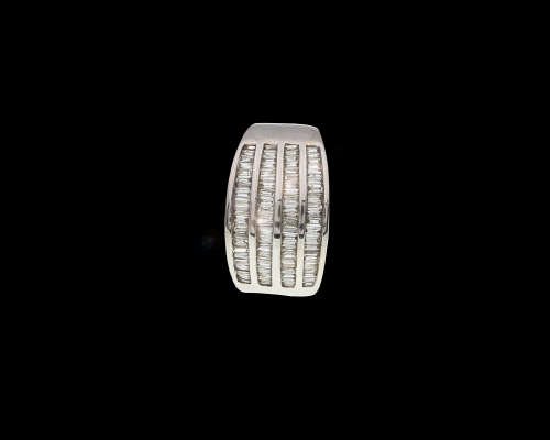 8.4 grams 18 carat White Gold Diamond Cocktail Ring