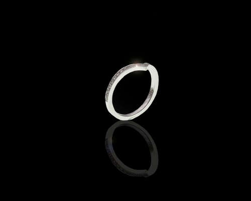 2.8 grams 18 carat White Gold Diamond Wishbone Ring