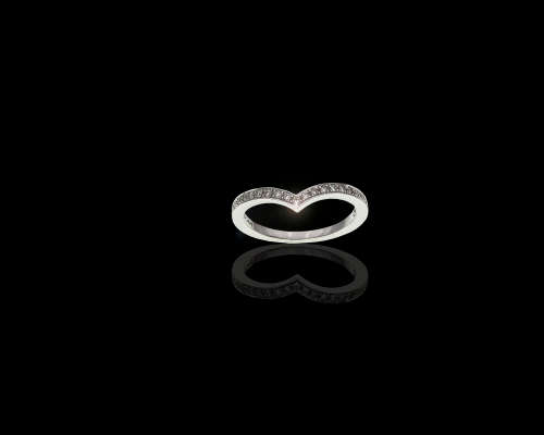 2.8 grams 18 carat White Gold Diamond Wishbone Ring