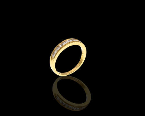 3.6 grams 18 carat Yellow Gold Diamond Half Eternity Band