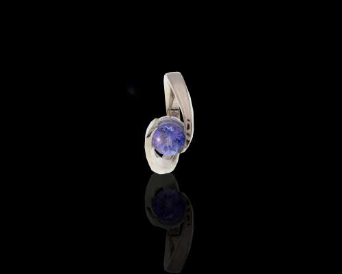 8.1 grams 18 carat White Gold  Browns Lovers Embrace Tanzanite Ring