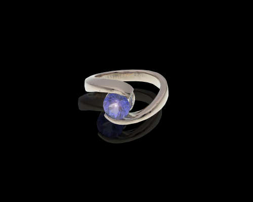 8.1 grams 18 carat White Gold  Browns Lovers Embrace Tanzanite Ring