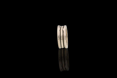 10.8 grams 18 carat White Gold Unisex Bulgari Design Ring
