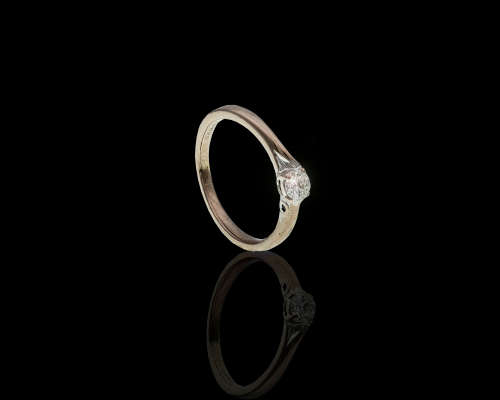 18ct (3.6 gram) Browns White gold Solitaire Diamond Ring c/w a tine Sapphire on the band