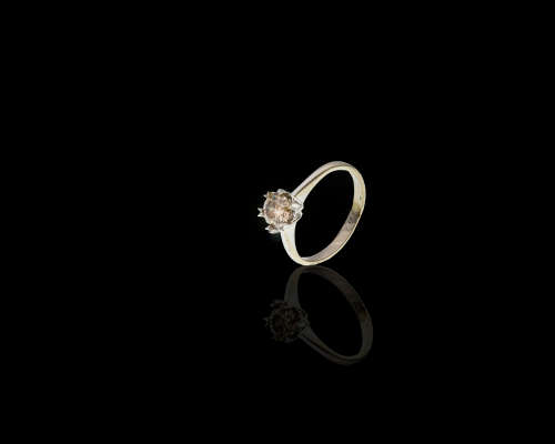 1.8 grams 18 carat White Gold Fancy Diamond Solitaire Ring
