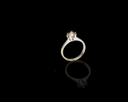 1.8 grams 18 carat White Gold Fancy Diamond Solitaire Ring