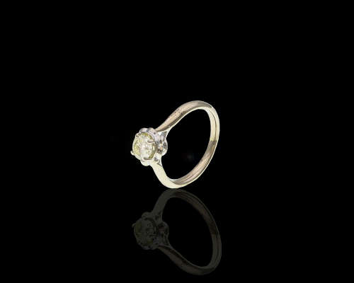 3.5 grams 18 carat White Gold Fancy Diamond Solitaire Ring