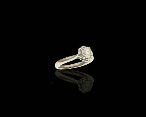 3.5 grams 18 carat White Gold Fancy Diamond Solitaire Ring