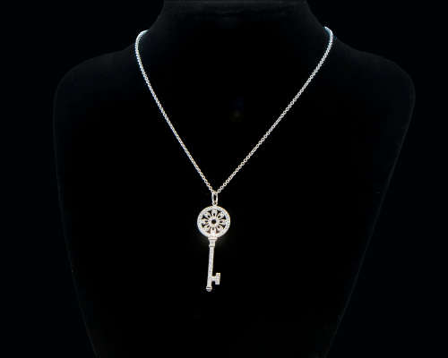 3.2 grams 9 carat White Gold, Chain and Diamond Key Pendant