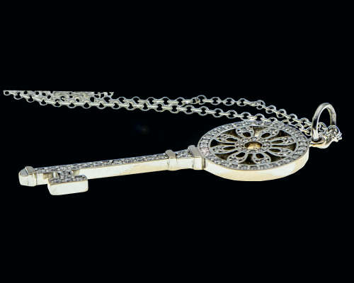 3.2 grams 9 carat White Gold, Chain and Diamond Key Pendant