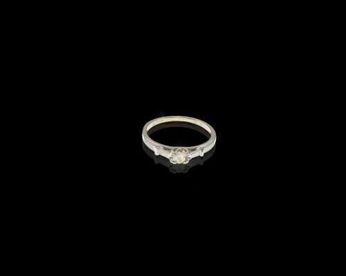 1.7 grams 14 carat White Gold Diamond Solitaire Ring