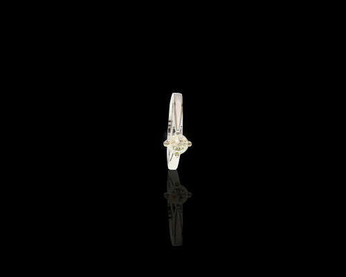 2.3 grams 18 carat White Gold Fancy Diamond Solitaire Ring