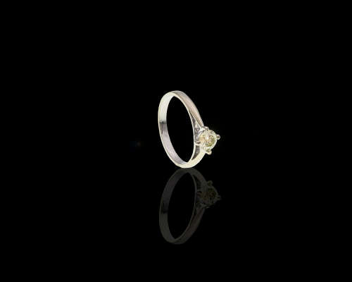 2.3 grams 18 carat White Gold Fancy Diamond Solitaire Ring