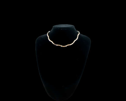 26.1 grams 18 carat Yellow Gold Designer Diamond Choker Necklace