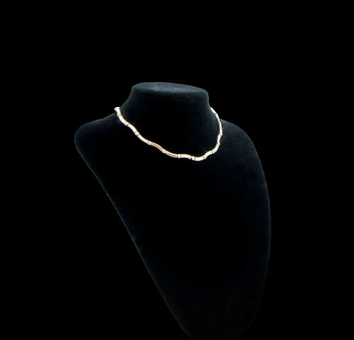 26.1 grams 18 carat Yellow Gold Designer Diamond Choker Necklace