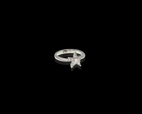 4.3 grams 18 carat White Gold Diamond Cocktail Ring
