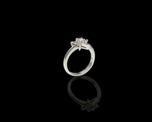 4.3 grams 18 carat White Gold Diamond Cocktail Ring