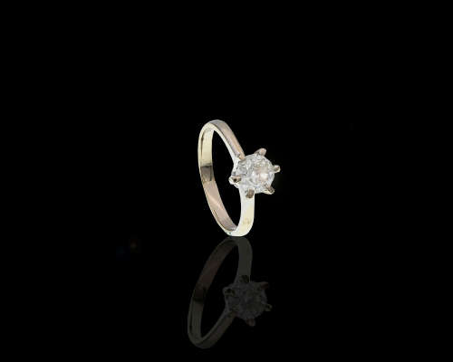 2.8 grams 18 carat White Gold Diamond Solitaire Ring