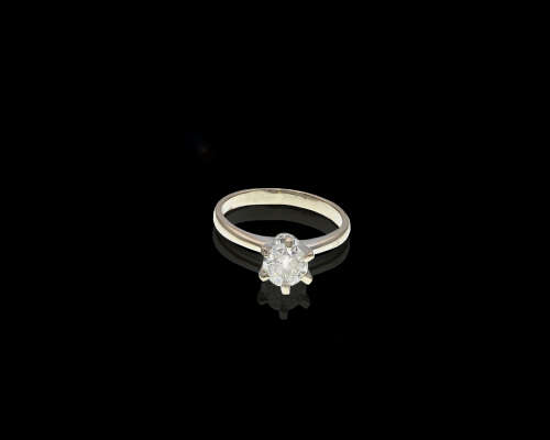 2.8 grams 18 carat White Gold Diamond Solitaire Ring