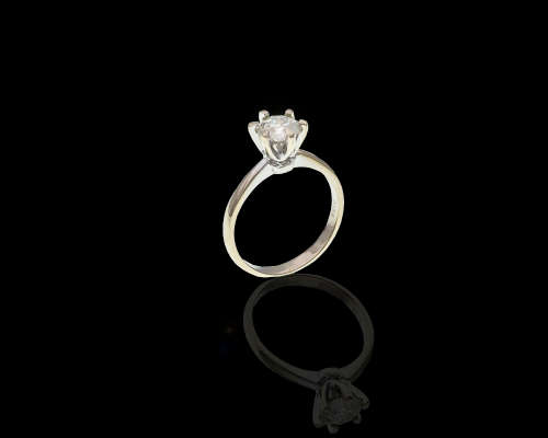 2.8 grams 18 carat White Gold Diamond Solitaire Ring
