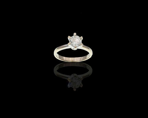 2.8 grams 18 carat White Gold Diamond Solitaire Ring