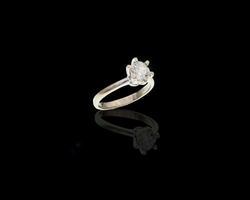 2.8 grams 18 carat White Gold Diamond Solitaire Ring