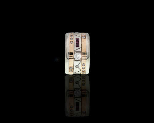 28.8 grams Two Tone Gold and Silver Opheo Design Eternity Ring