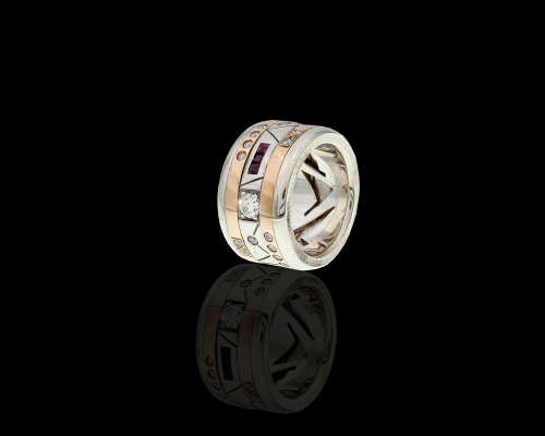 28.8 grams Two Tone Gold and Silver Opheo Design Eternity Ring
