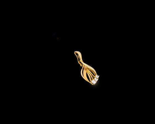 1.4 grams 9 carat Yellow Gold Cubic Zirconia Pendant
