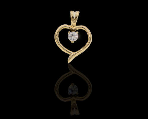 0.6 grams 9 carat Yellow Gold Cubic Zirconia Heart Pendant