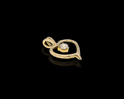 0.6 grams 9 carat Yellow Gold Cubic Zirconia Heart Pendant