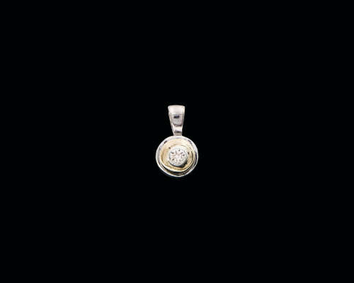 1.6 grams 9 carat Two Tone (Yellow and White Gold) Pendant
