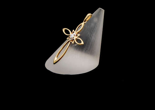 1.6 grams 9 carat Two Tone (Yellow and White Gold) Pendant
