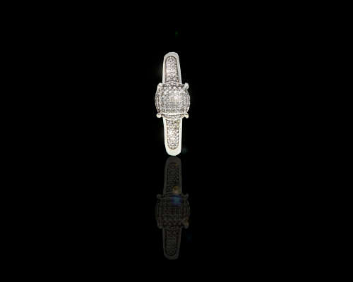 2.1 grams 18 carat White Gold Diamond Illusion Set Ring