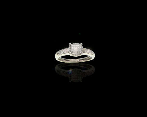 2.1 grams 18 carat White Gold Diamond Illusion Set Ring