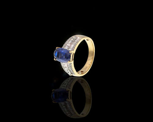 6.1 grams 18 carat Yellow Gold, Tanzanite and Diamond Cocktail Ring