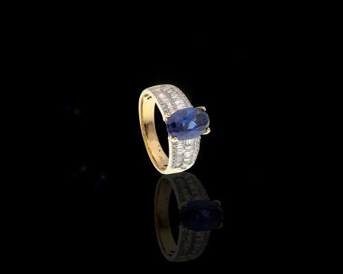 6.1 grams 18 carat Yellow Gold, Tanzanite and Diamond Cocktail Ring