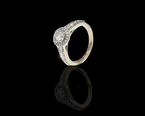 3.7 grams 18 carat White Gold Diamond Halo Engagement Ring