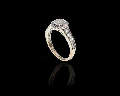 3.7 grams 18 carat White Gold Diamond Halo Engagement Ring