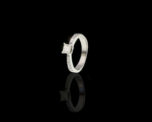 3.6 grams Platinum Diamond Engagement Ring