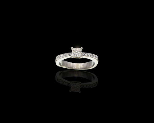 3.6 grams Platinum Diamond Engagement Ring