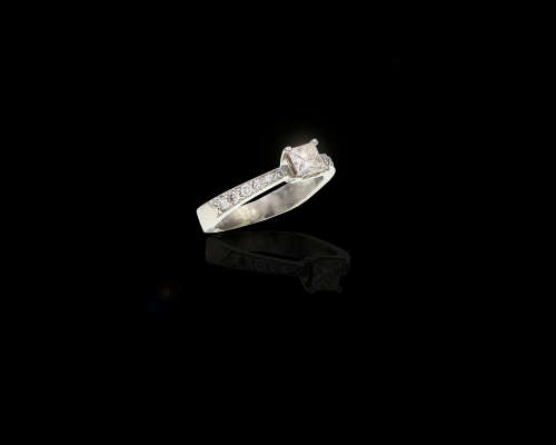 3.6 grams Platinum Diamond Engagement Ring
