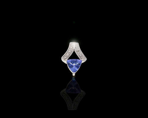 1.5 grams 18 carat White Gold Tanzanite and Diamond Pendant