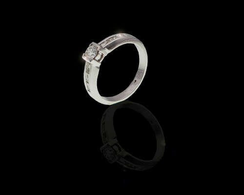 4.3 grams 18 carat White Gold Diamond Engagement Ring